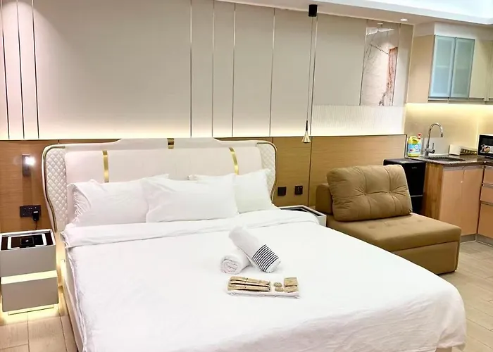 Apartment Venice Luxe Warm Nest, Pool, Netflix, Kitchen, Canal Mall Access For 3 Guests Only