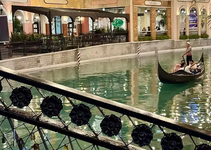 Venice Luxe Warm Nest, Pool, Netflix, Kitchen, Canal Mall Access For 3 Guests Only * Manila