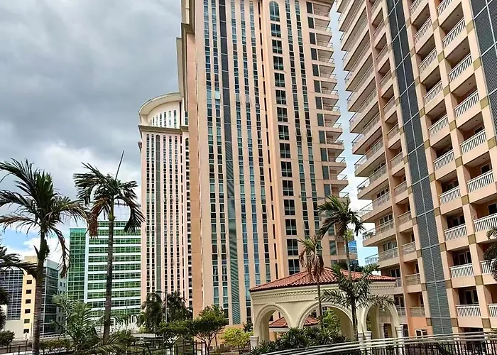 Venice Luxe Warm Nest, Pool, Netflix, Kitchen, Canal Mall Access For 3 Guests Only *